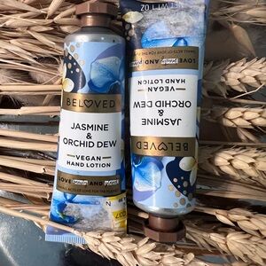 My Beloved Blue and White Makeup Collection